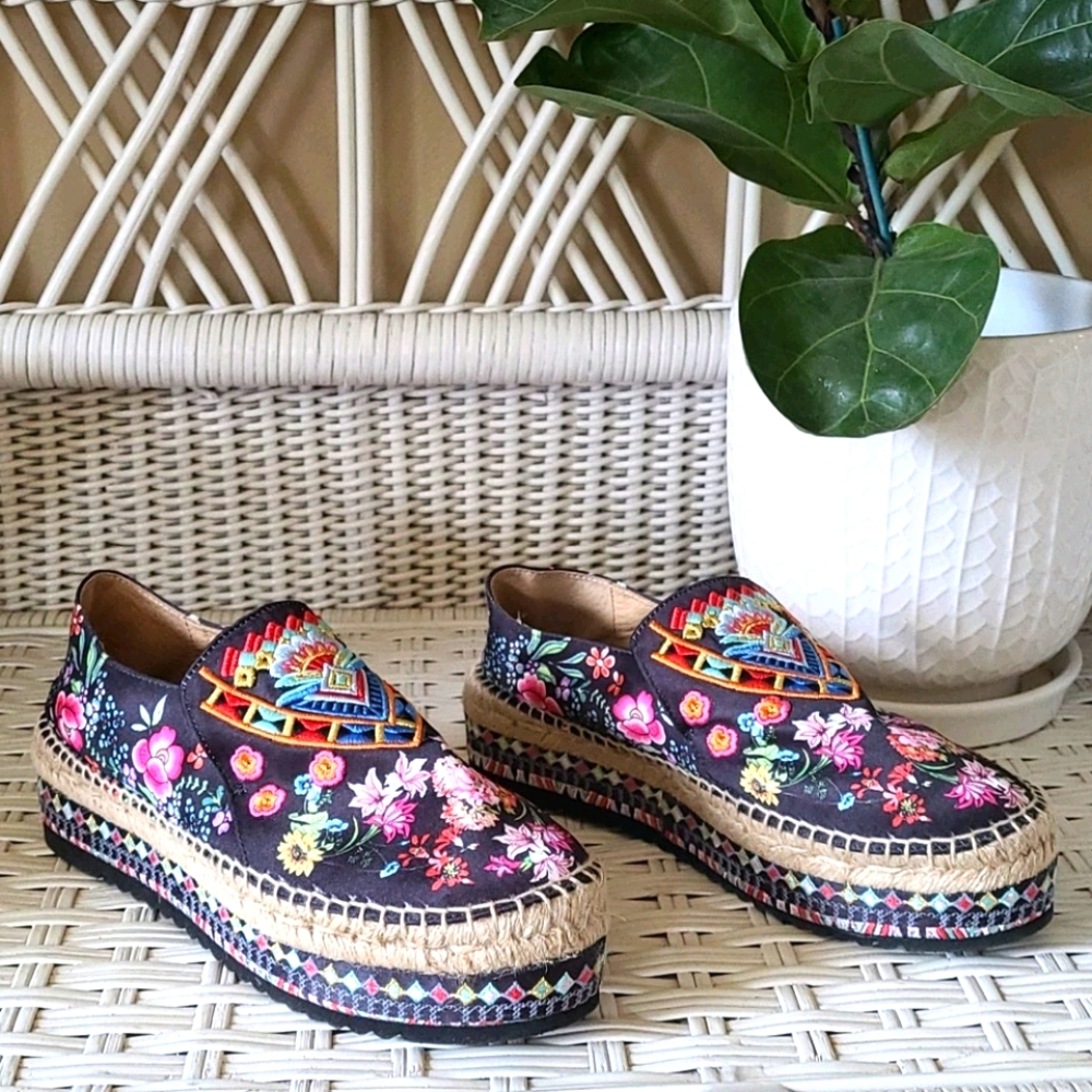 Johnny  Was embroidered  floral espardrille